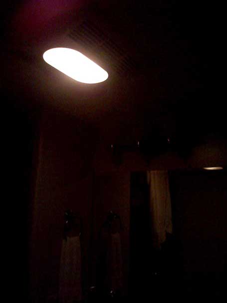 Hotel_Bathroom_Light3